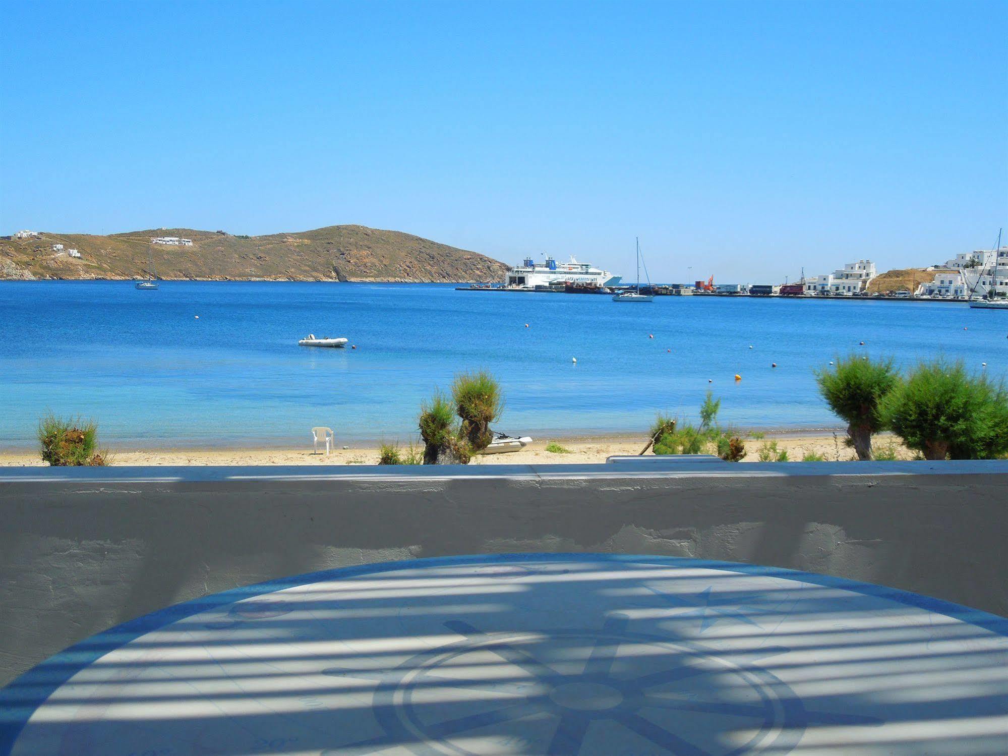 Albatross Hotel Livadi  Екстериор снимка